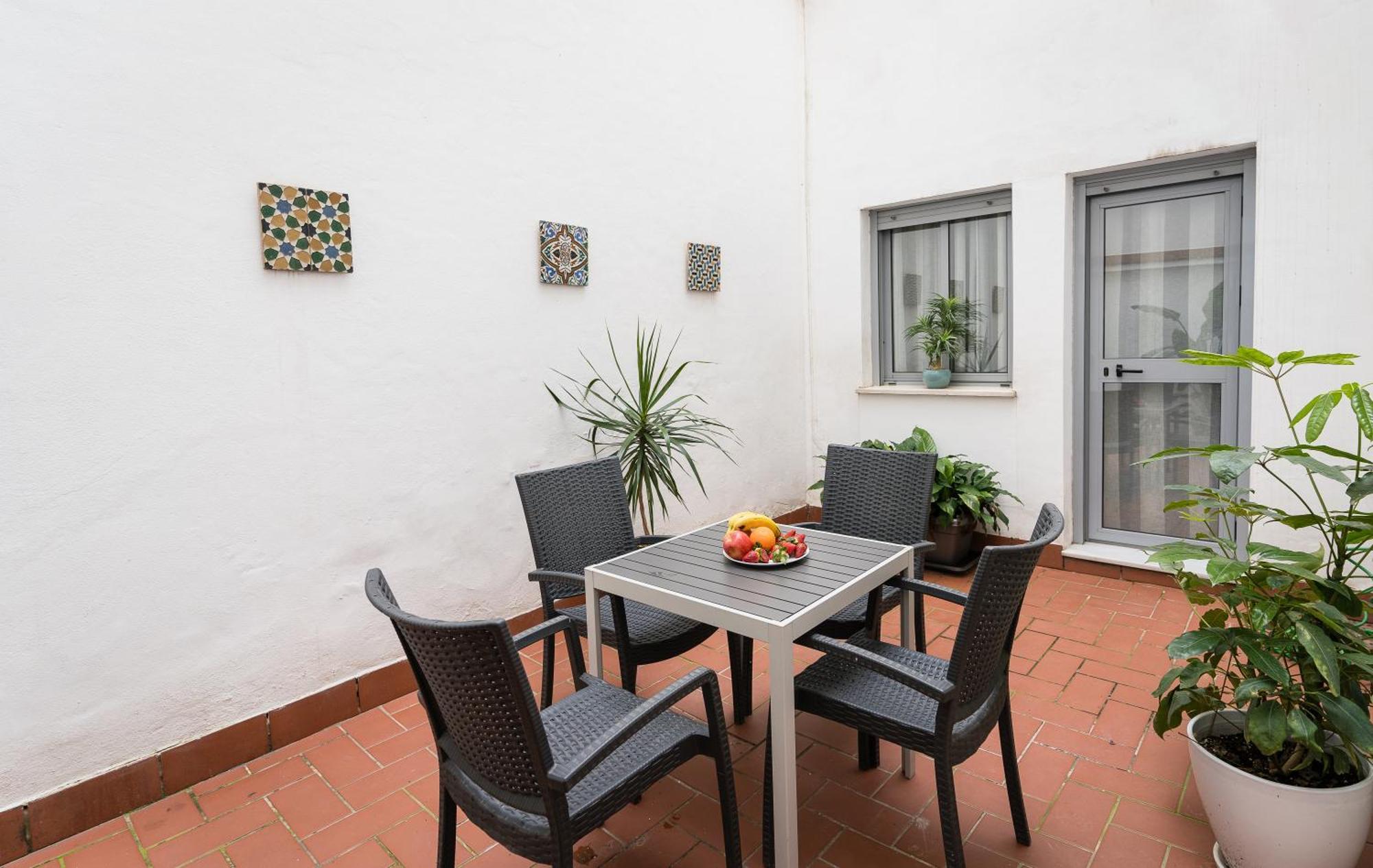 Apartamento Triana Deluxe Con Patio Privado Siviglia Esterno foto