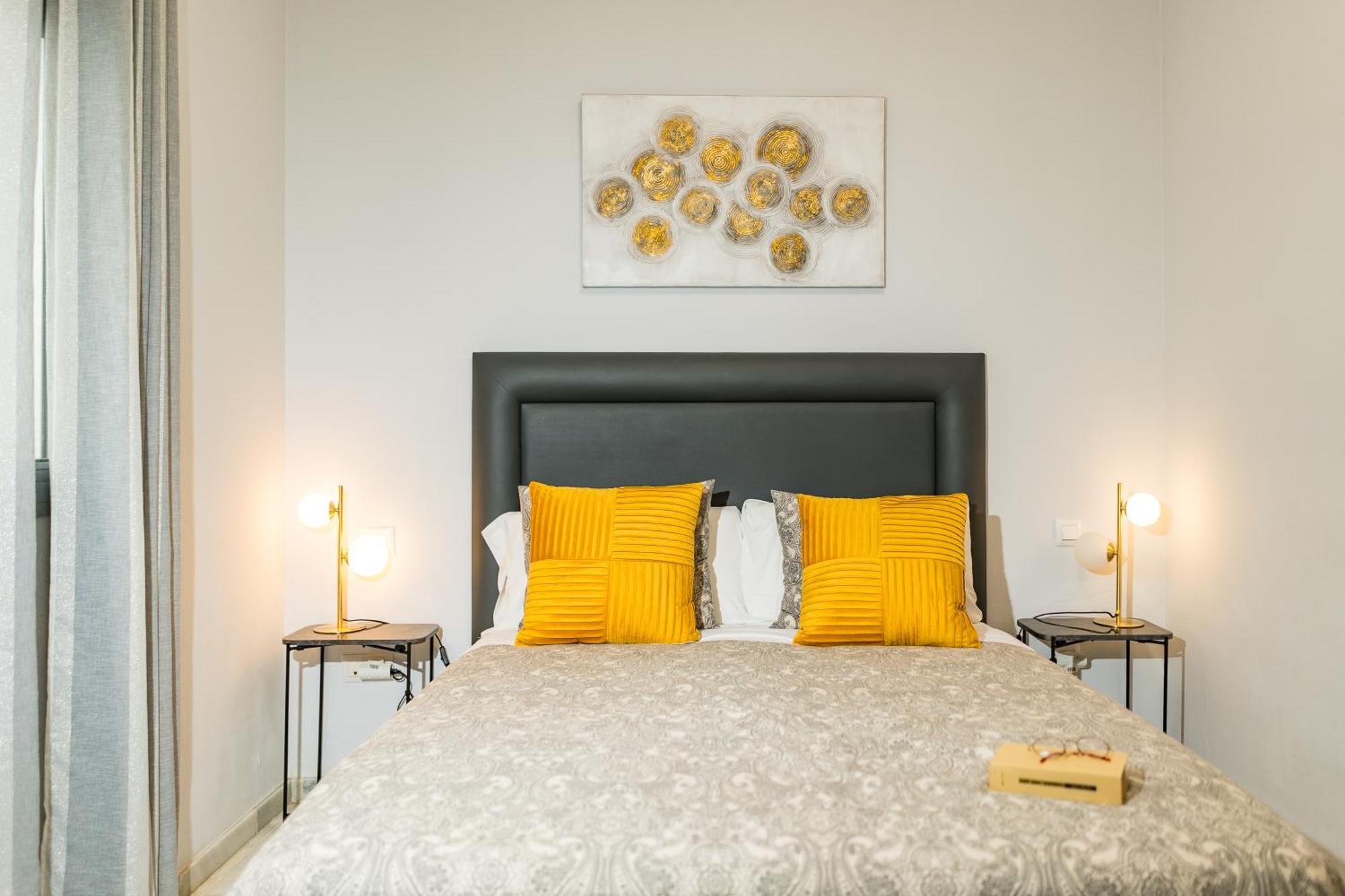 Apartamento Triana Deluxe Con Patio Privado Siviglia Esterno foto